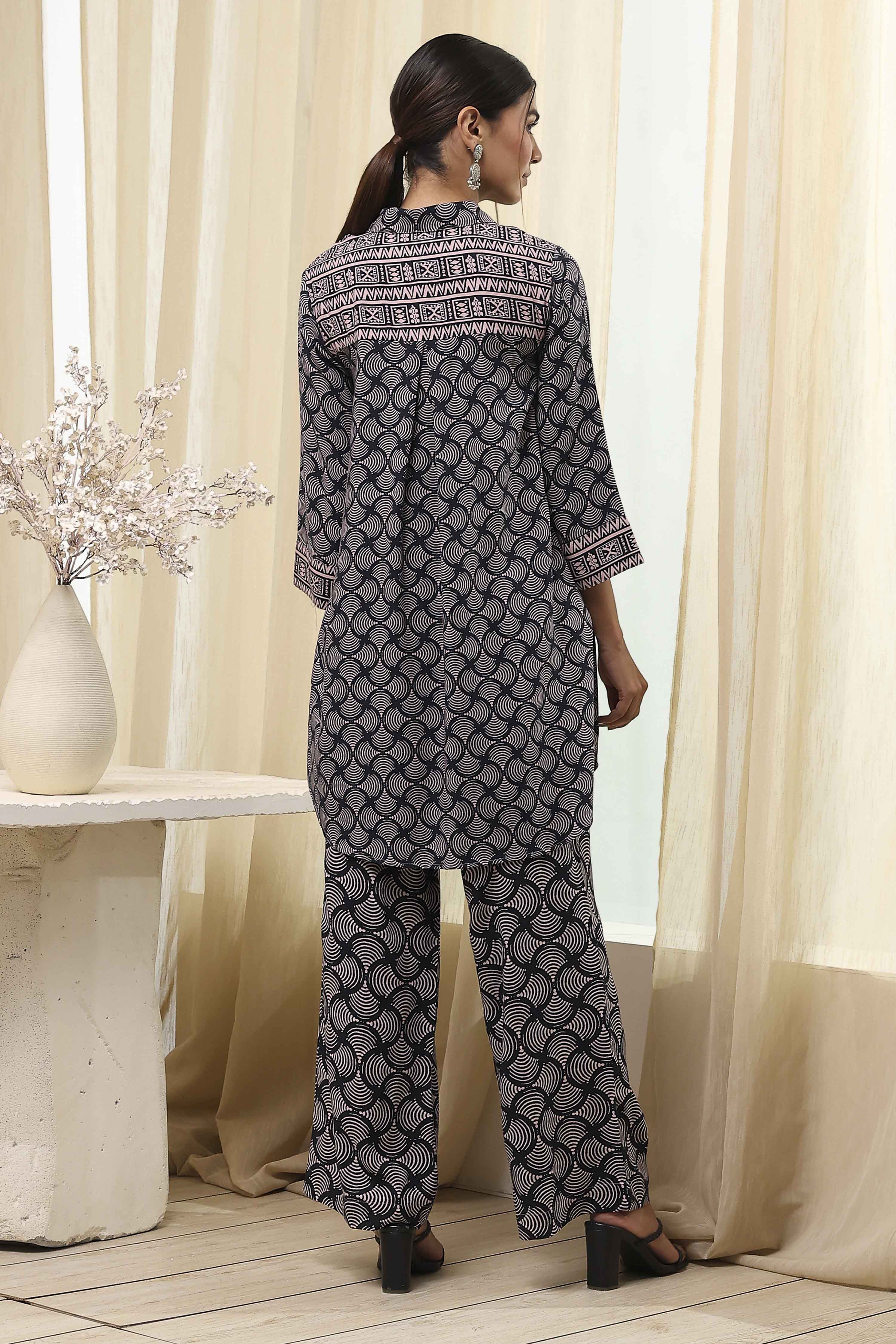 Black Printed Shirt-Style Straight Co-ord Set image number 4