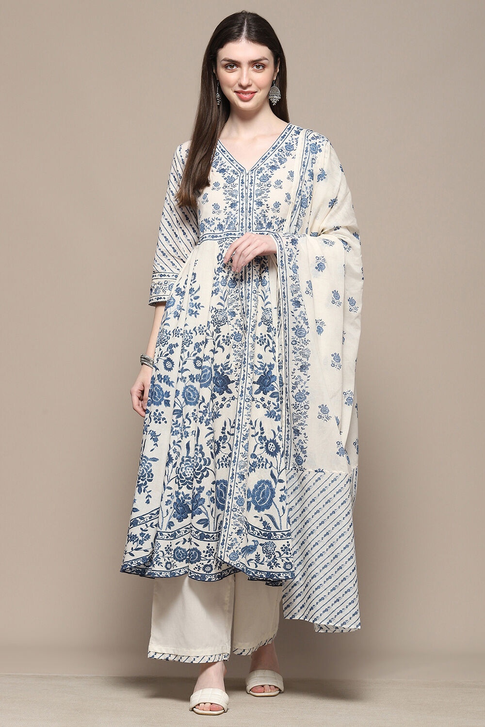 Off White Cotton Anarkali Suit Set image number 7