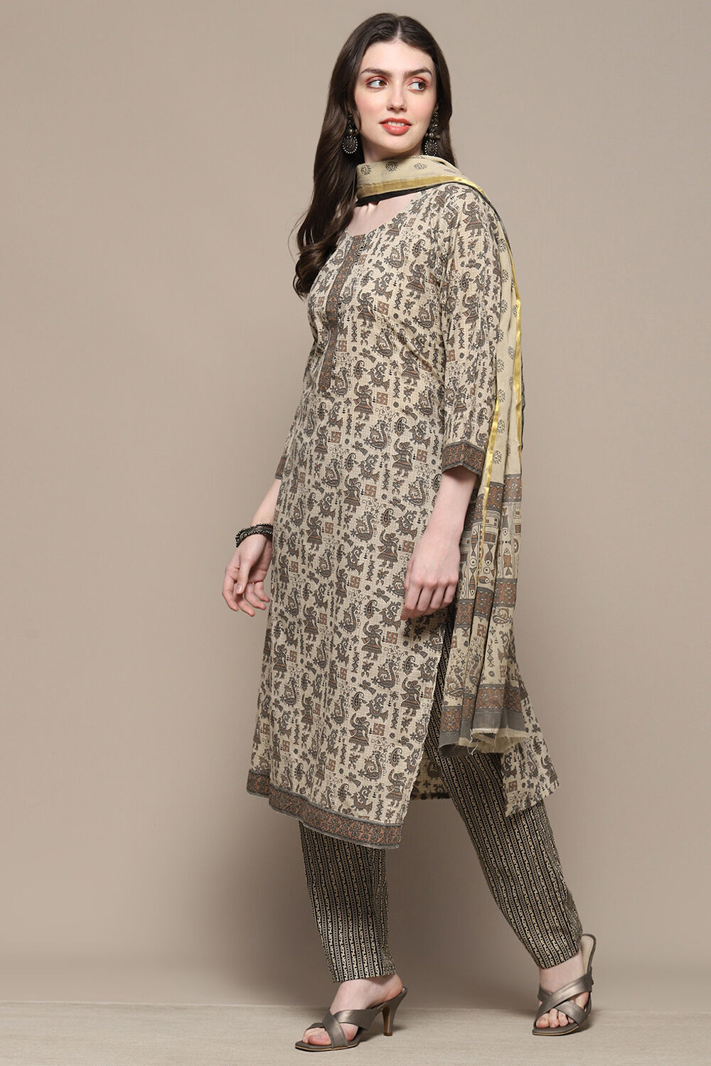 Grey Cotton Screen Printed Unstitched Suit Set image number 5