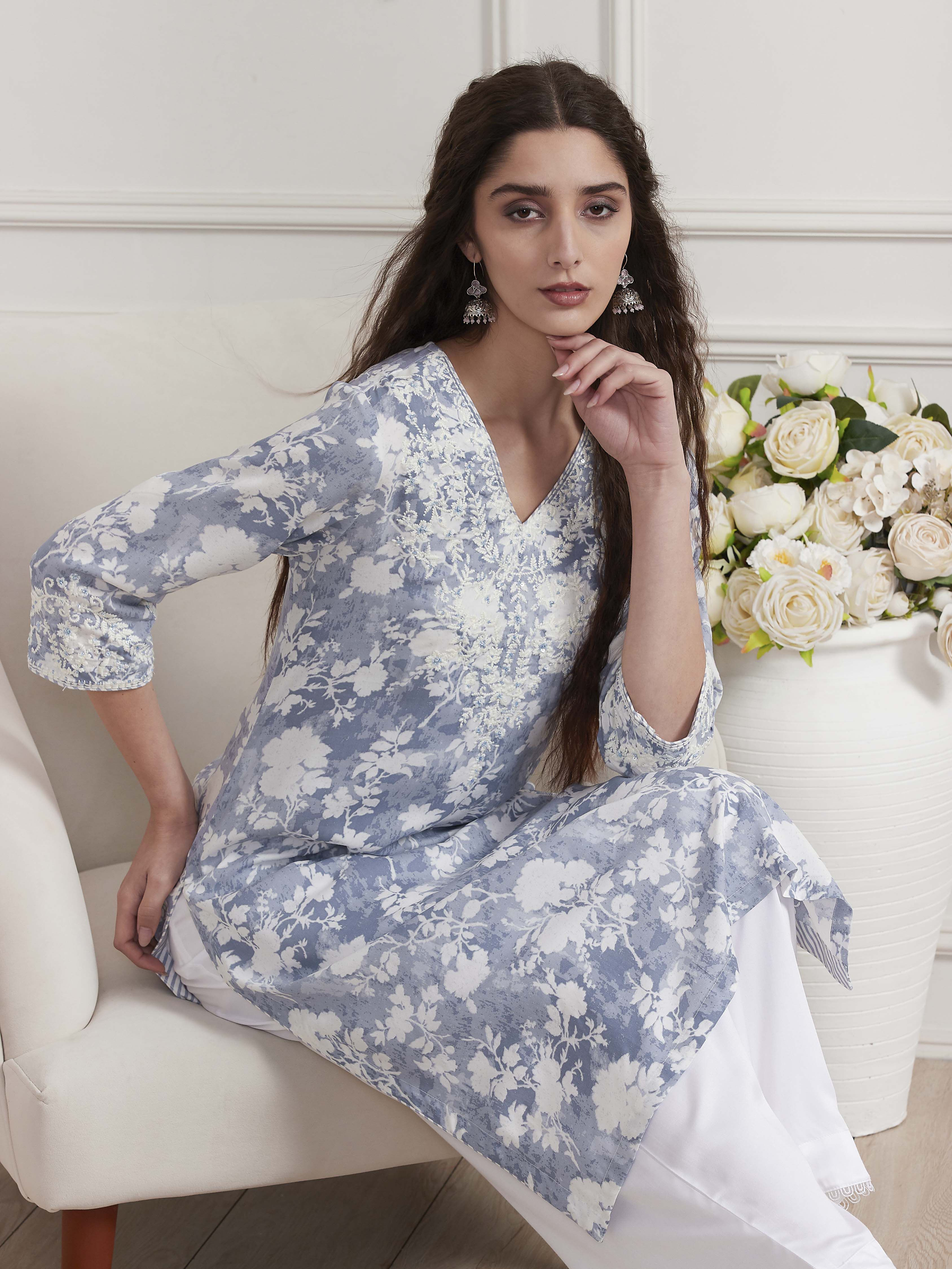 Powder Blue Floral Printed Straight Kurta image number 7