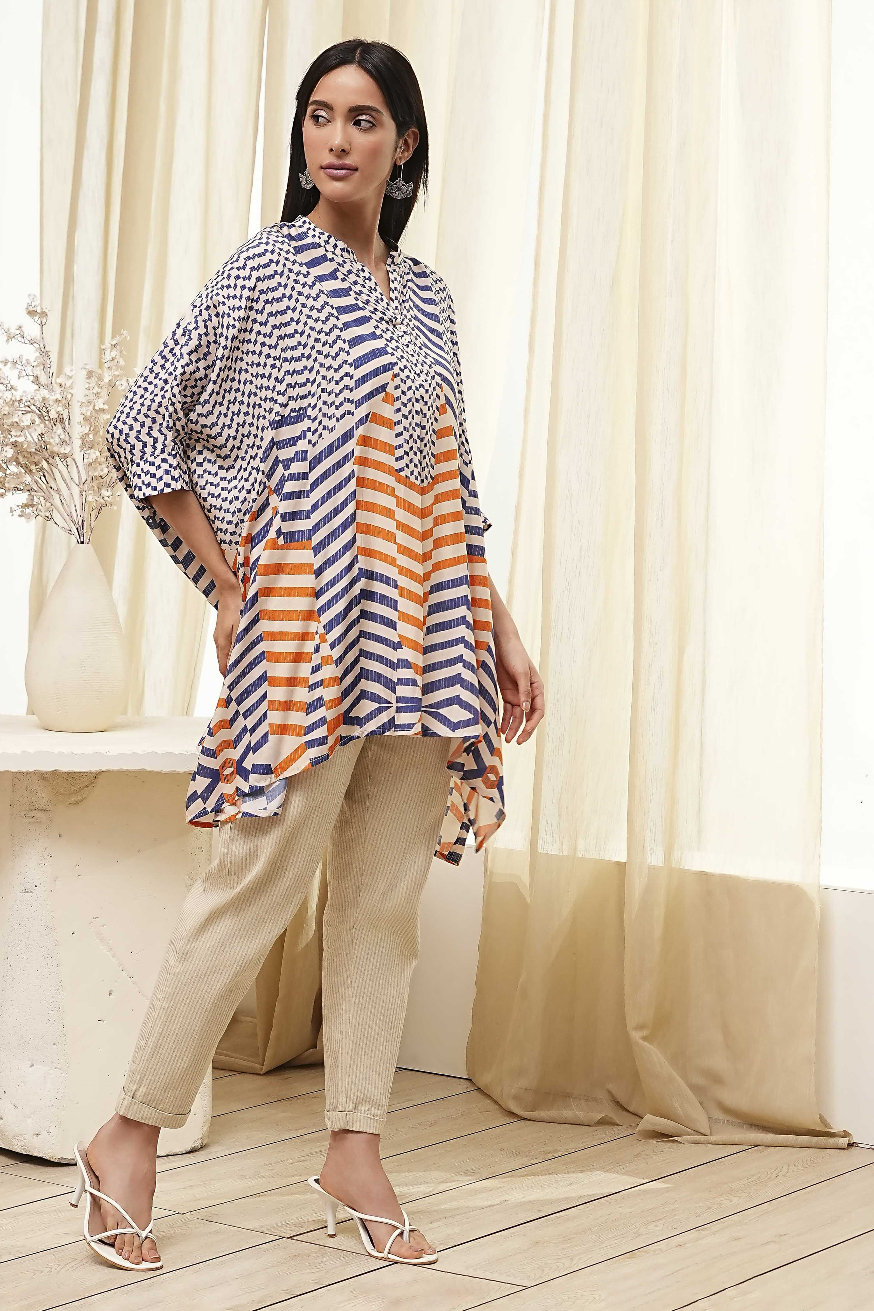 Blue and White Printed Kaftan Short Kurta image number 4