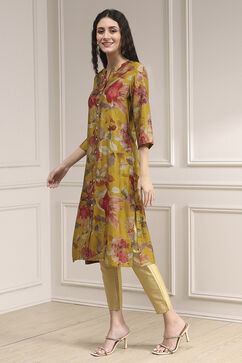 Yellow Floral Printed Straight Kurta image number 2