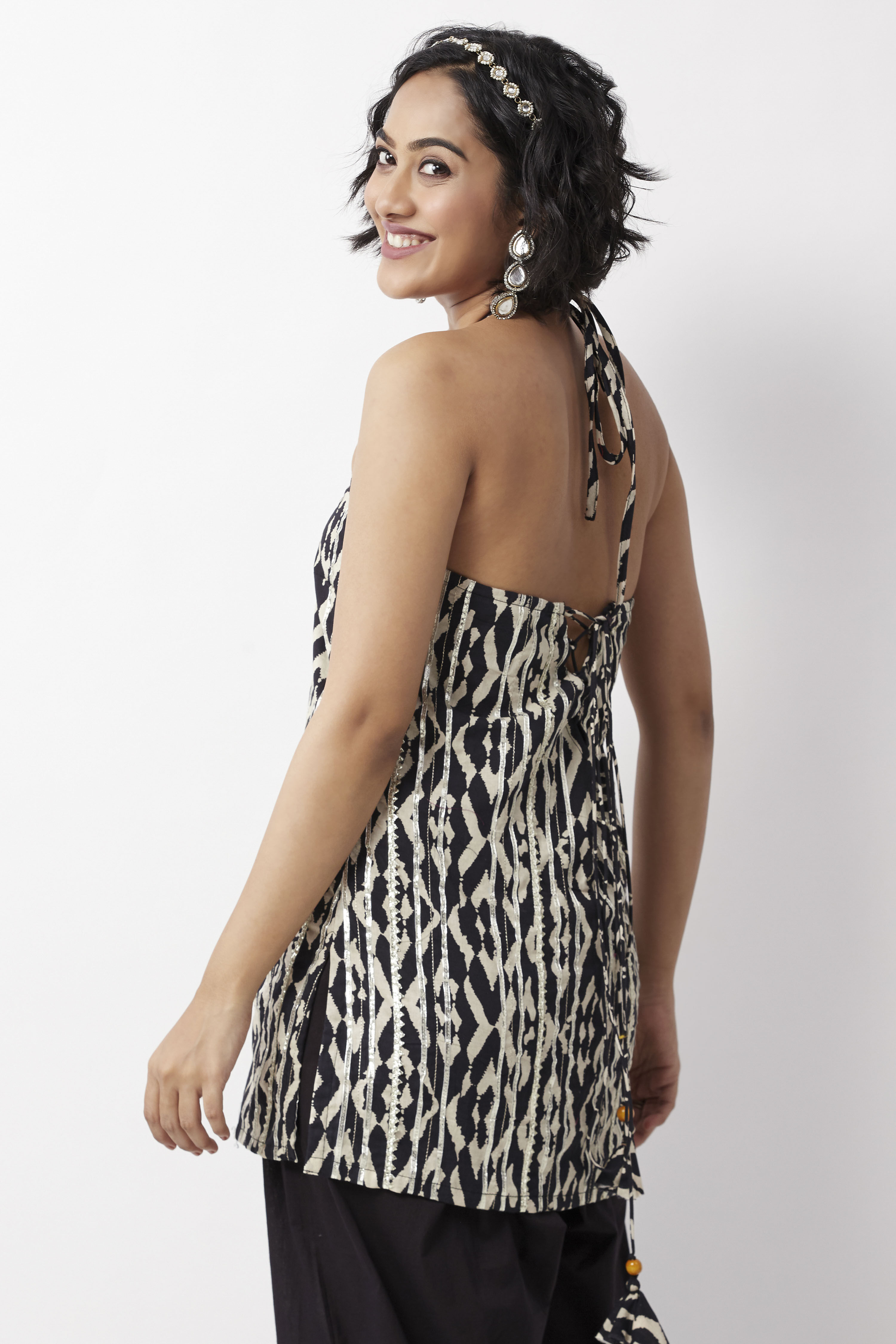 Black Cotton Printed Regular Short Kurti image number 5