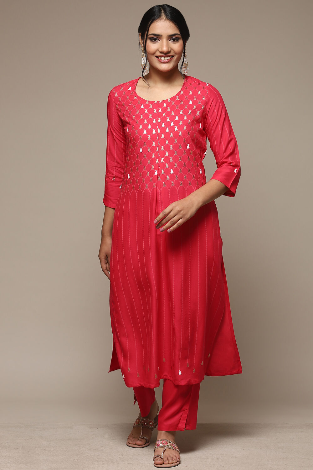 Fuschia Rayon Straight Kurta Pant Suit Set image number 6