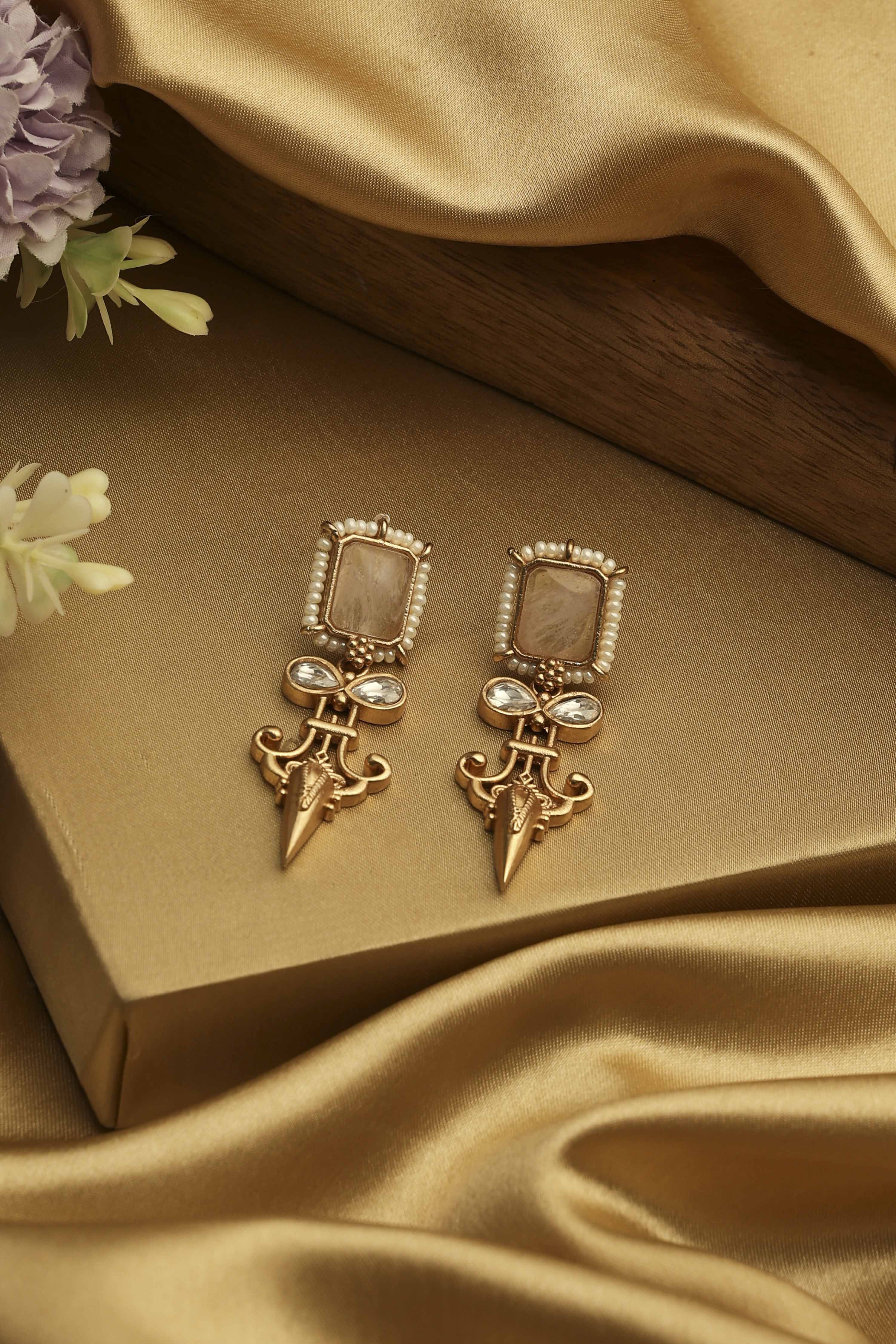 Gold Embellished Earrings image number 0