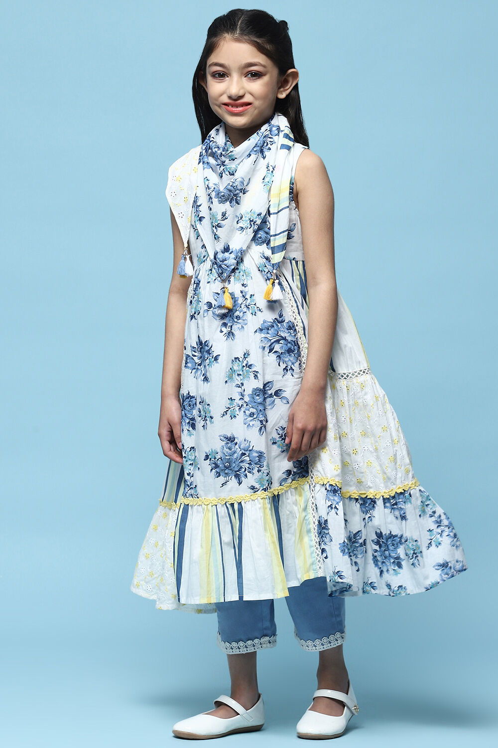 White & Blue Printed Cotton Tiered Kurta With Pants & Scarf image number 4