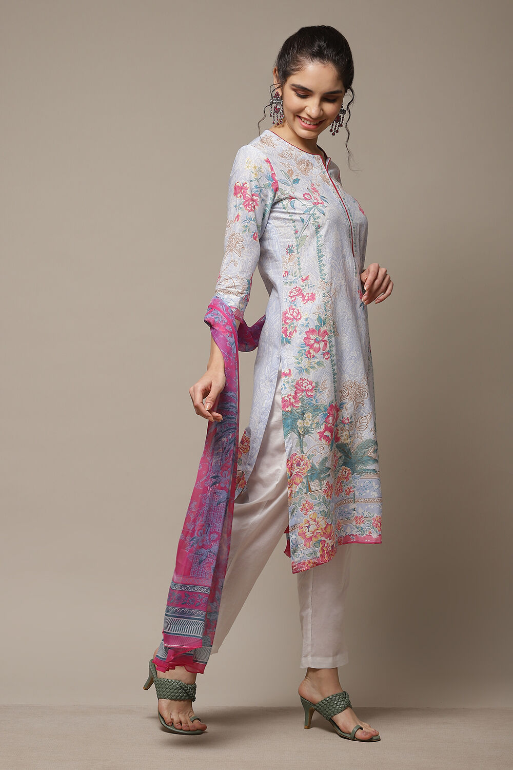 Powder Blue Cotton Straight Kurta Pants Suit Set image number 4