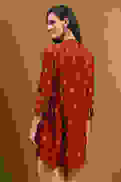 Maroon Floral Printed Gathered Short Kurta image number 3