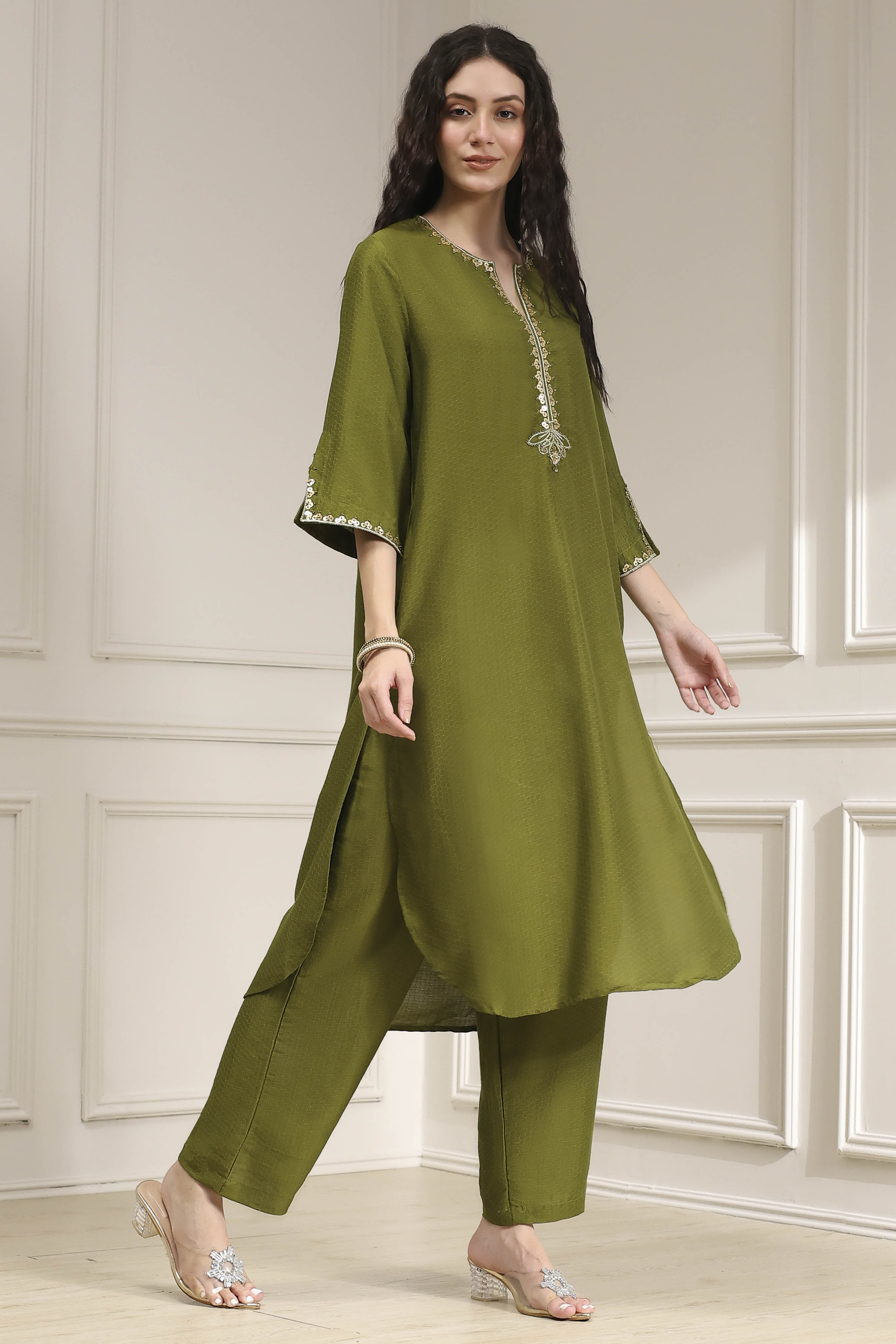 Olive Green Dyed Straight Kurta Set image number 5