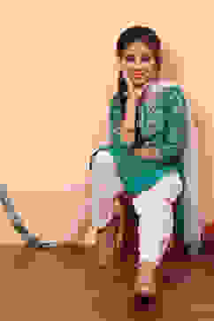 Green and White Cotton Printed Straight Suit Set image number 0