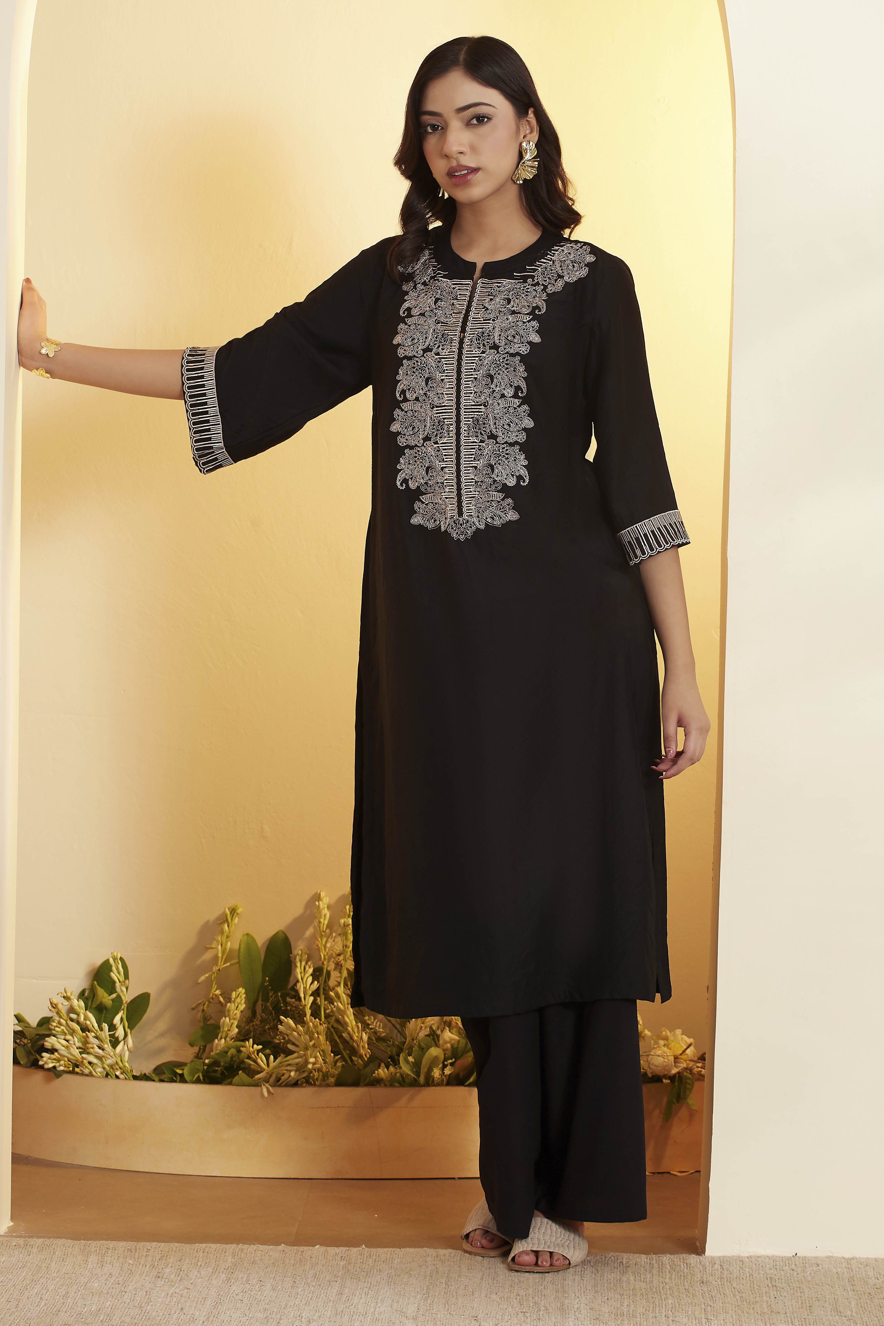 biba Black Viscose Silk Straight KurtaBlack Viscose Silk Straight Kurta-picture-378