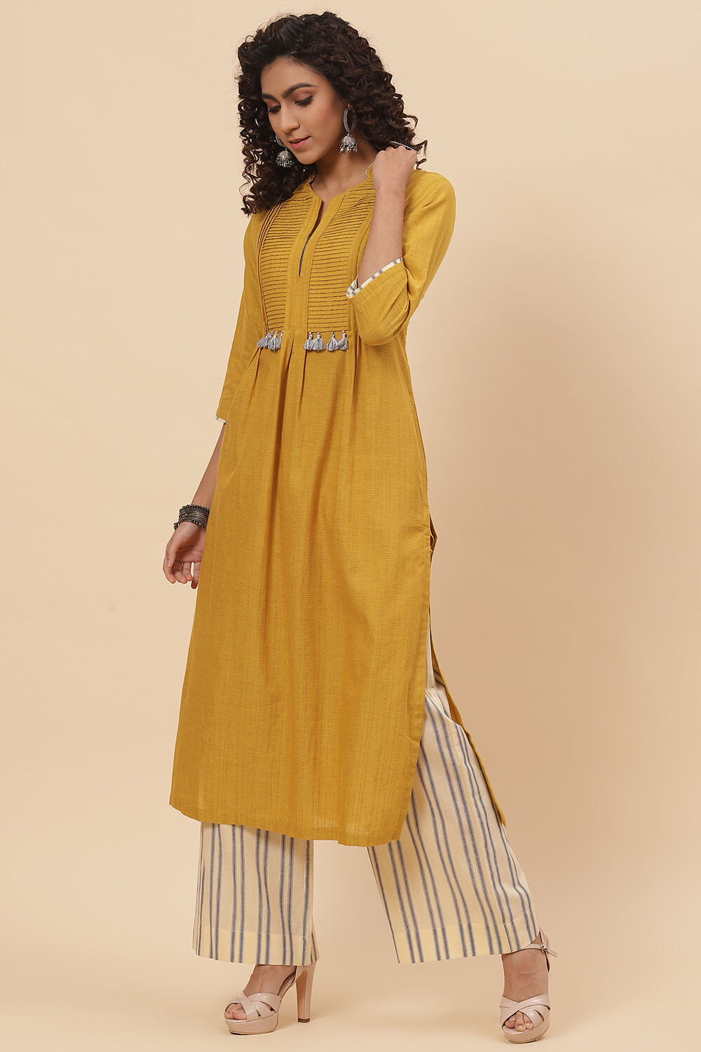 Mustard Cream Cotton Fusion Yarndyed Kurta Set image number 3