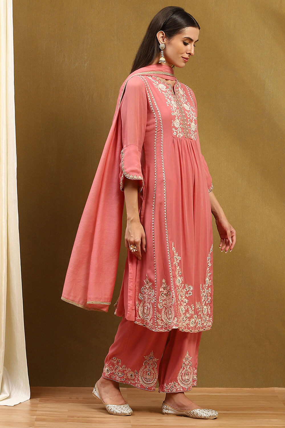 Pink Silk Chanderi Floral Embroidered Gathered Suit Set image number 5