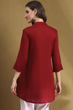 Crimson Red Solid Shirt Collar Straight Short Kurti image number 3