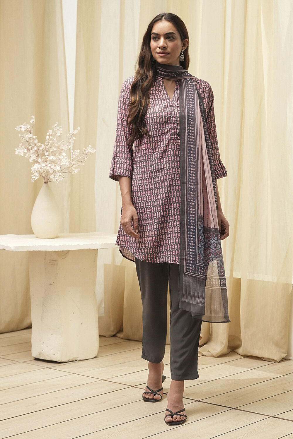 Grey & Pink Art Silk Straight Kurta Pant Suit Set image number 6