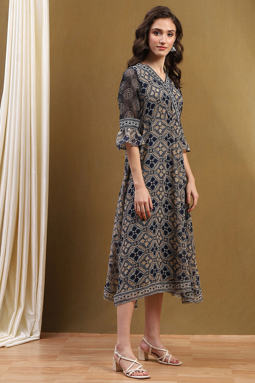 Blue Georgette Floral Printed Flared Dress image number 4