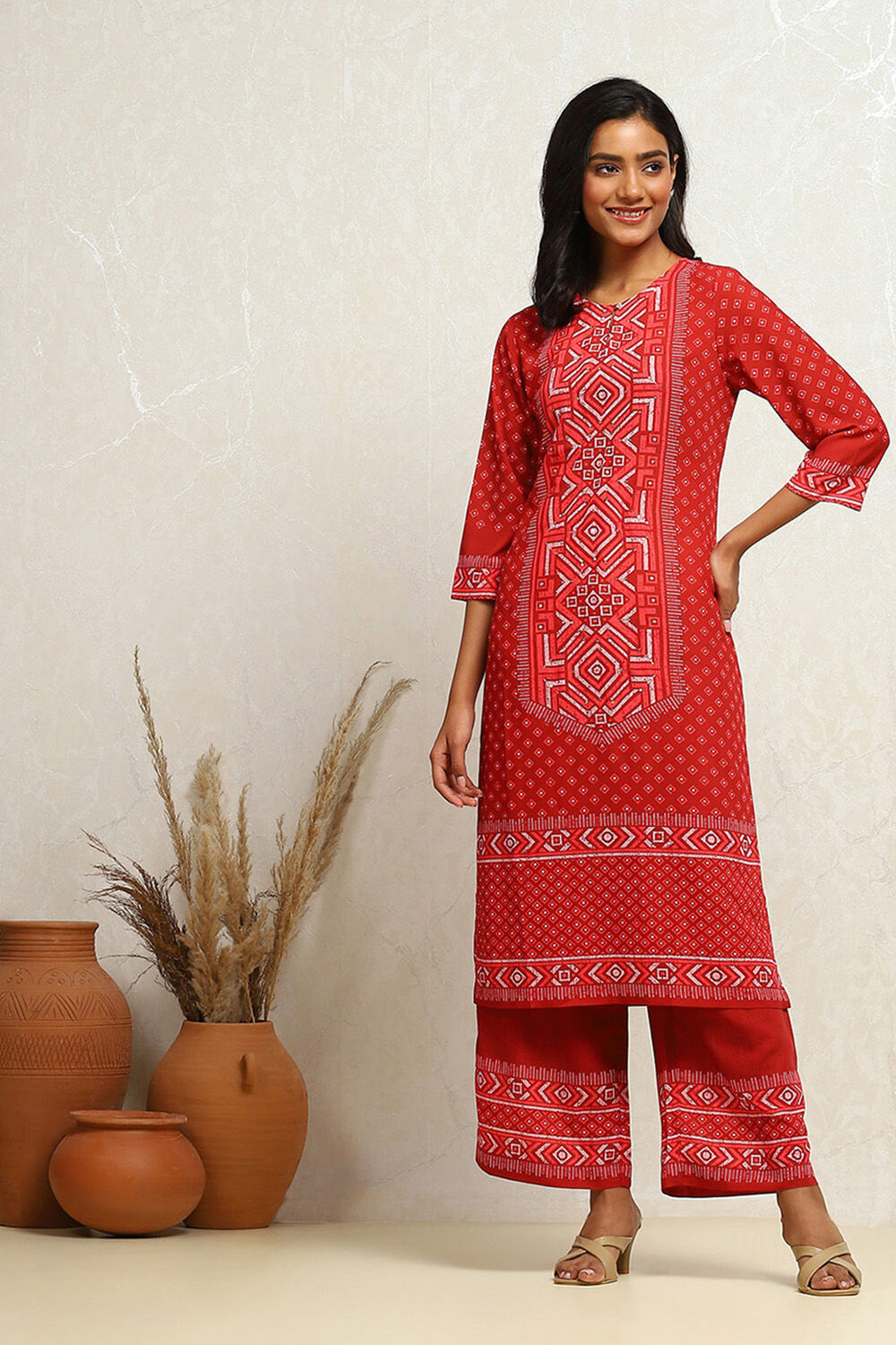 Red Crepe Printed Straight Kurta Set image number 0
