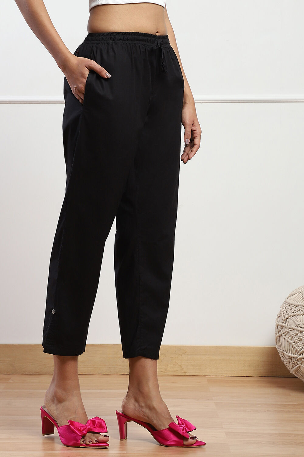 Black Cotton Solid Pants image number 3