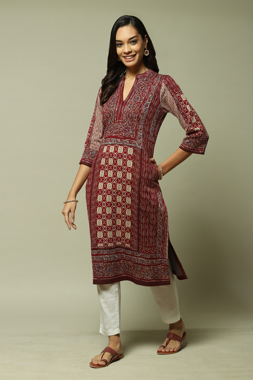 Maroon Poly Metallic Straight Printed Kurta image number 1