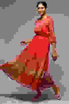 Red Cotton Blend Tiered Printed Dress image number 2