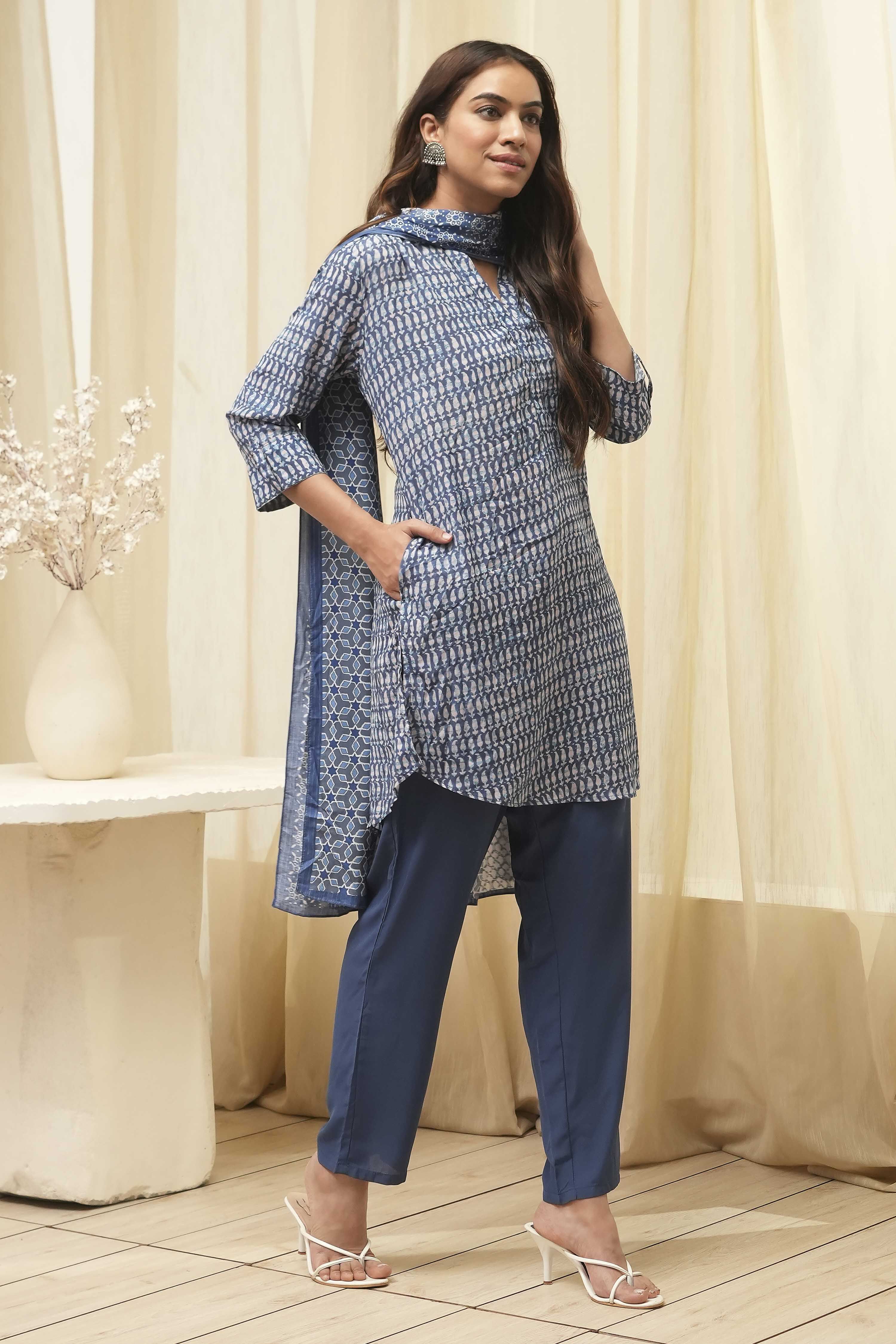 Grey & Pink Art Silk Straight Kurta Pant Suit Set image number 5