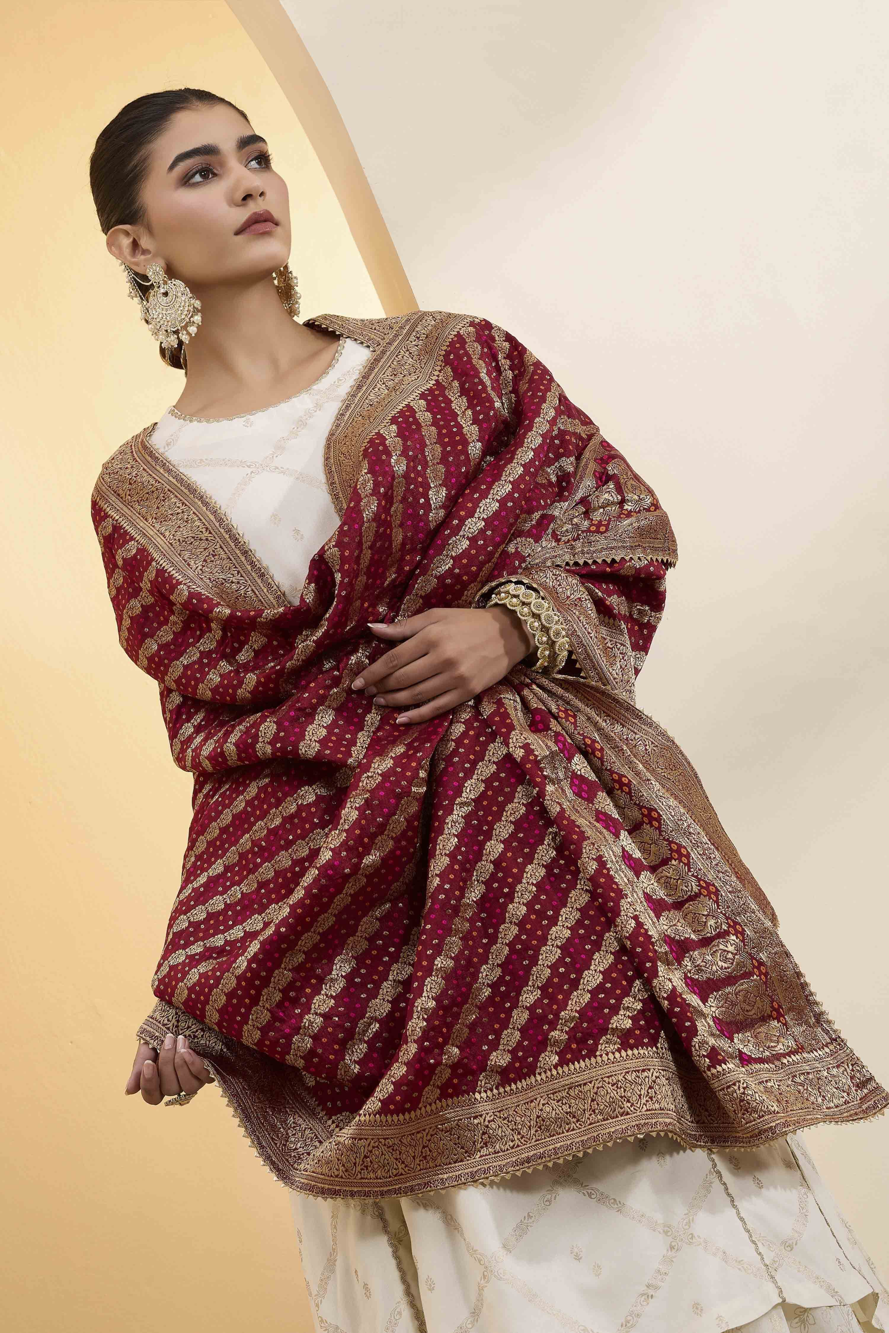 Gold-Toned & Maroon Banarasi Weave Dupatta image number 1