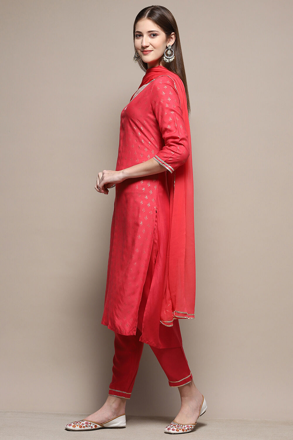 Fuschia Rayon Straight Kurta Pant Suit Set image number 4