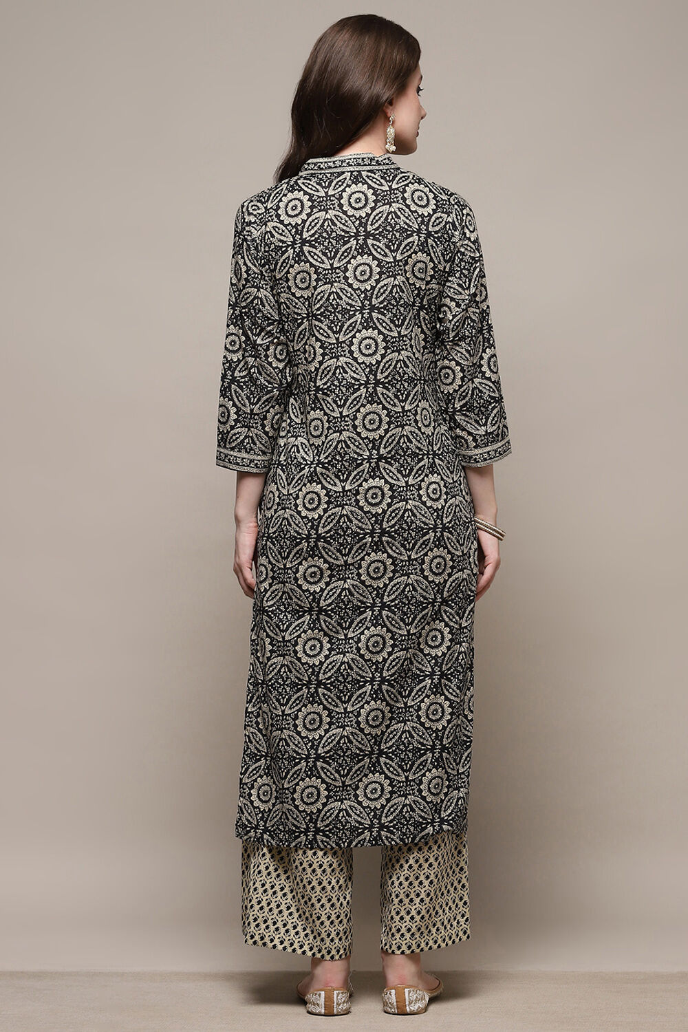 Blue Cotton Floral Screen Printed Unstitched Suit Set image number 6