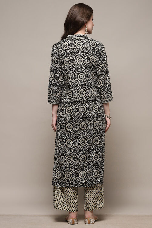 Blue Cotton Floral Screen Printed Unstitched Suit Set image number 6
