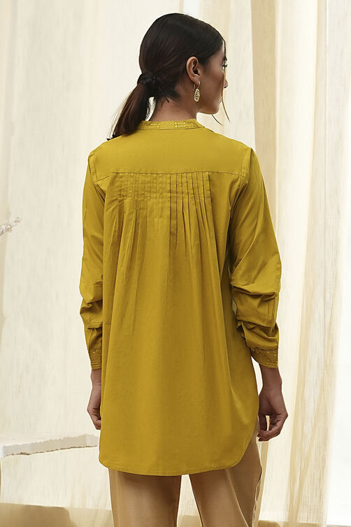 Honey Mustard Cotton Solid High-Low Shirt image number 3