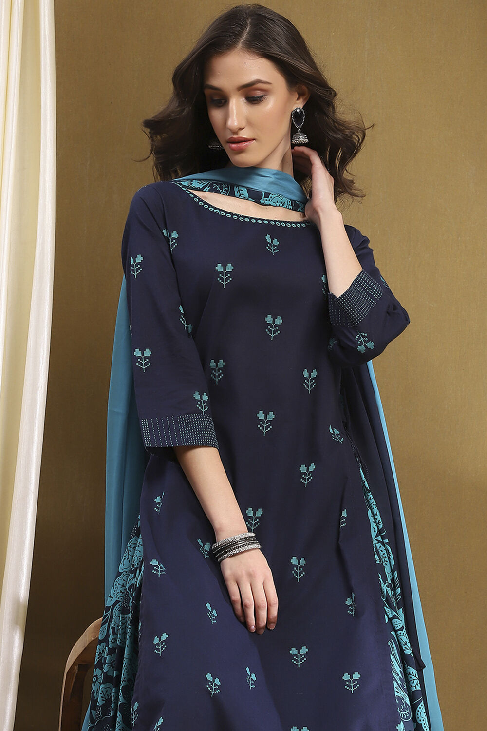 Blue Cotton Yard Dyed Straight Suit Set image number 7