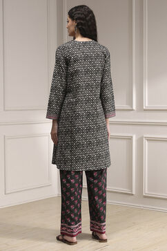 Black Cotton Printed Straight Suit Set image number 4