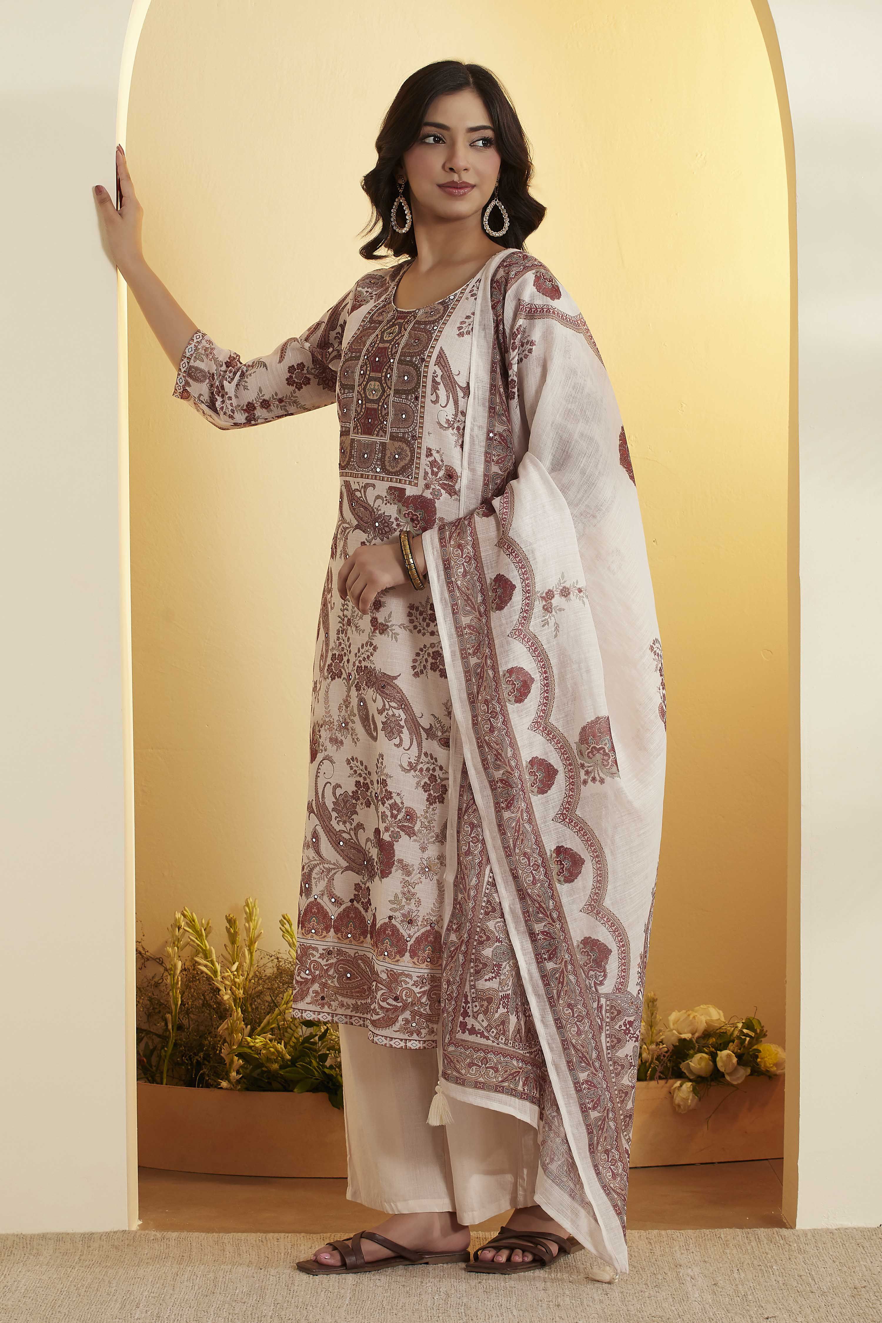 Cream Paisley Printed Poly Linen Kurta Set image number 3