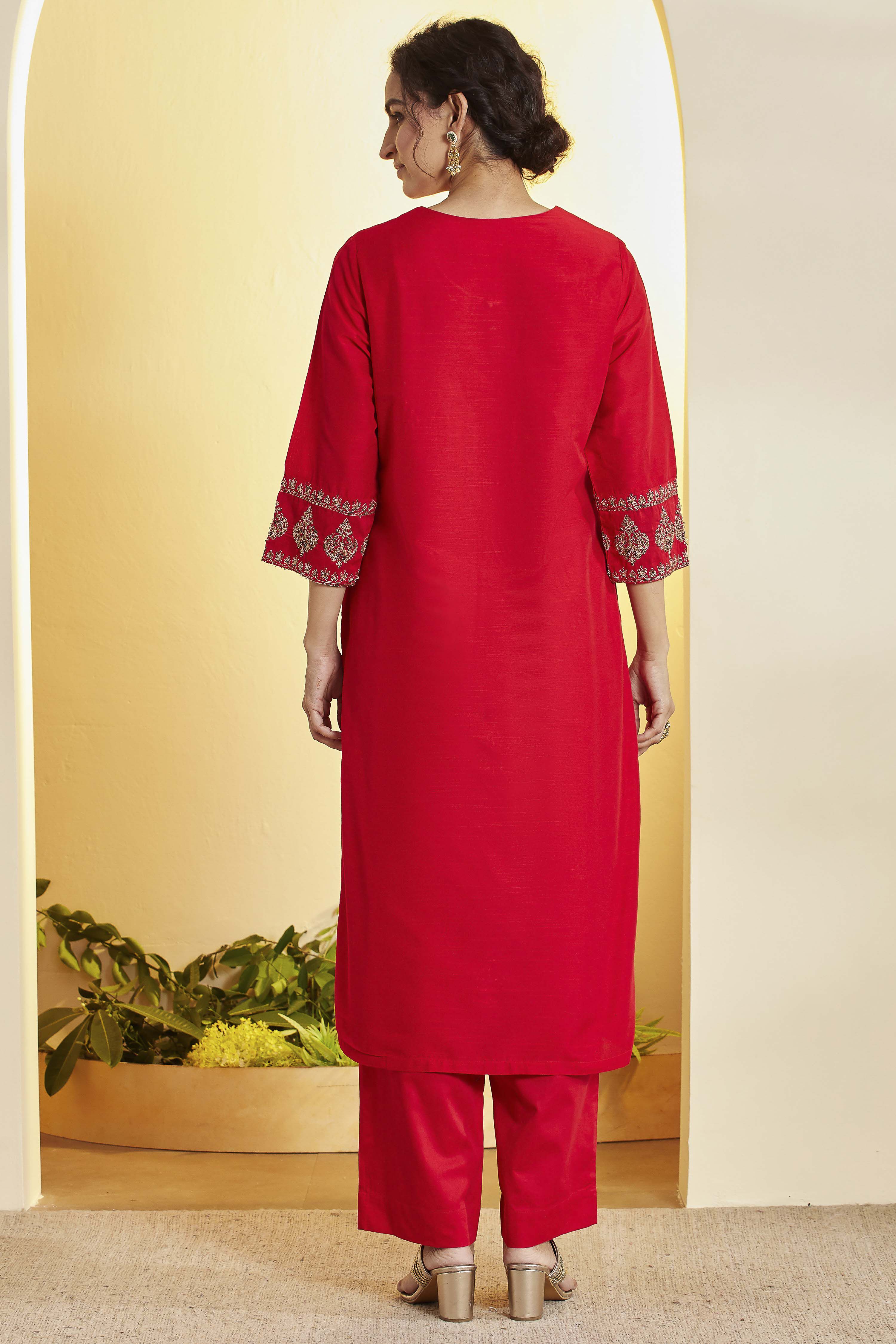 Red Poly Viscose Floral Design Straight Kurta Set image number 5
