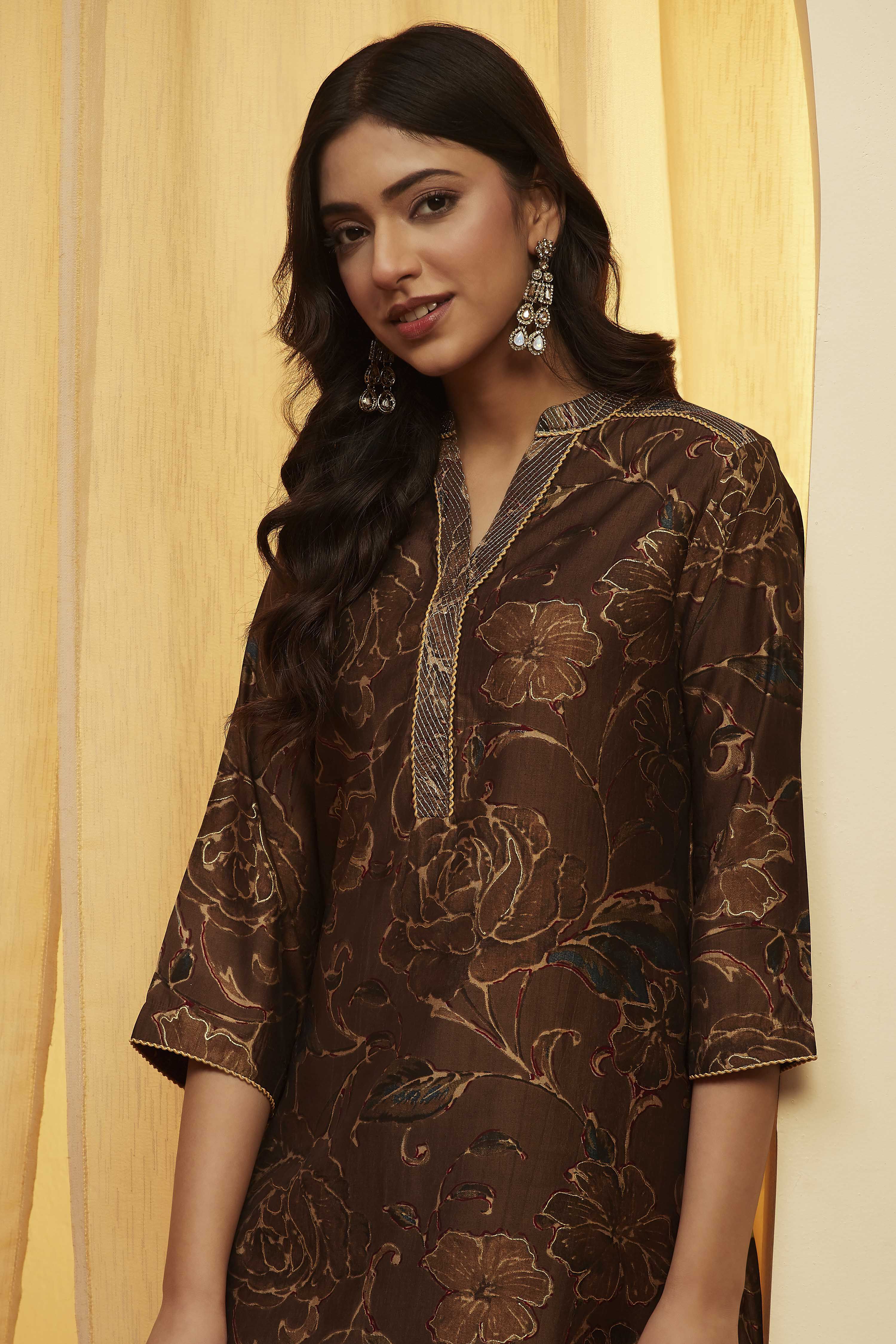 Brown Floral Printed Straight Kurta image number 1