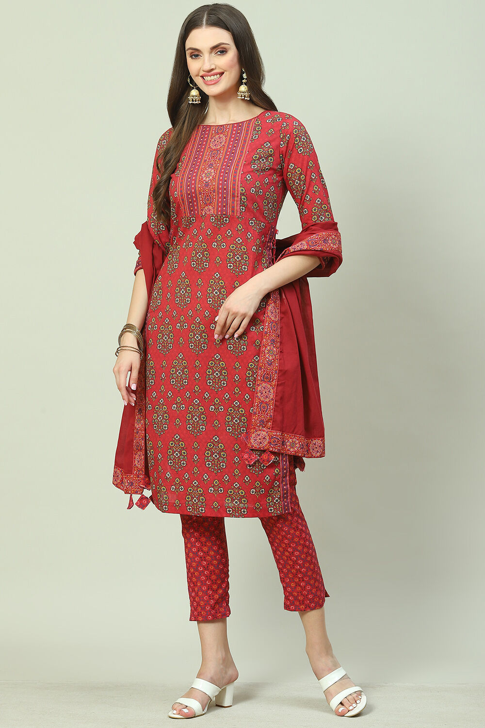 Cherry Printed Cotton Straight Kurta Slim Pants Suit Set image number 5