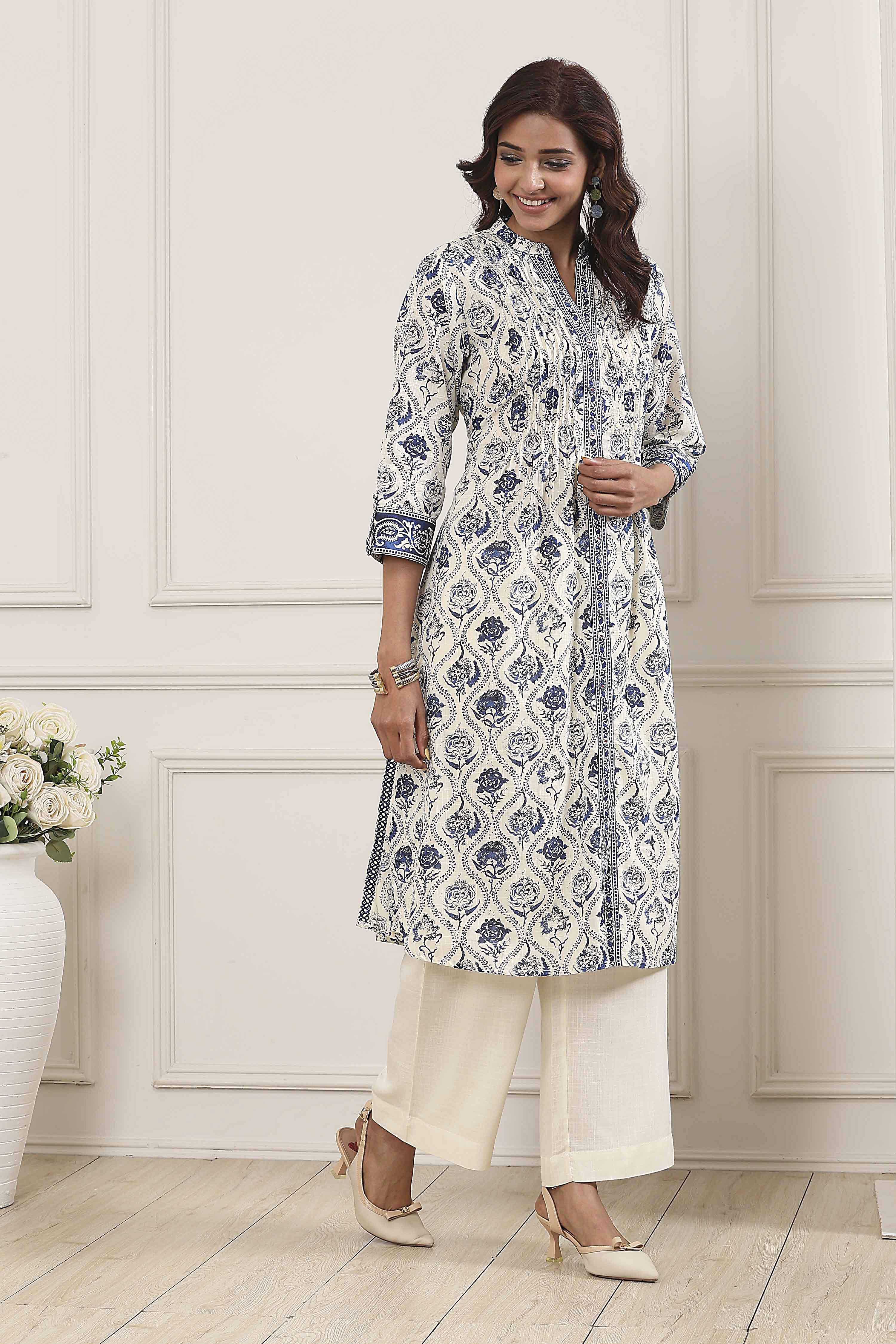 White and Blue Cotton Printed Pleated Straight Kurta image number 4