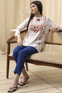 White Viscose Rayon Straight Kurti image number 0