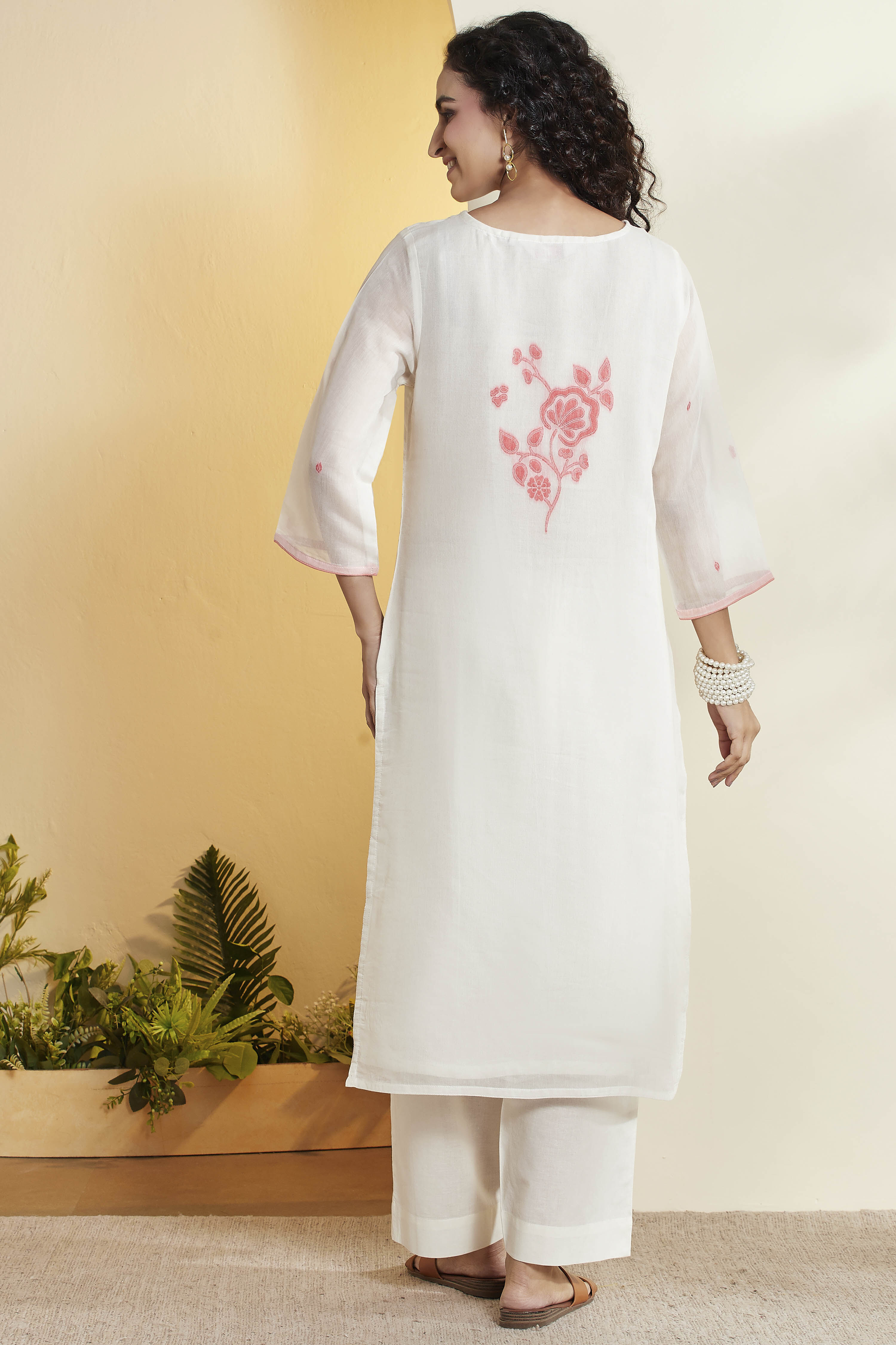 White & Red Viscose Rayon Floral Embroidered Kurta Set image number 6