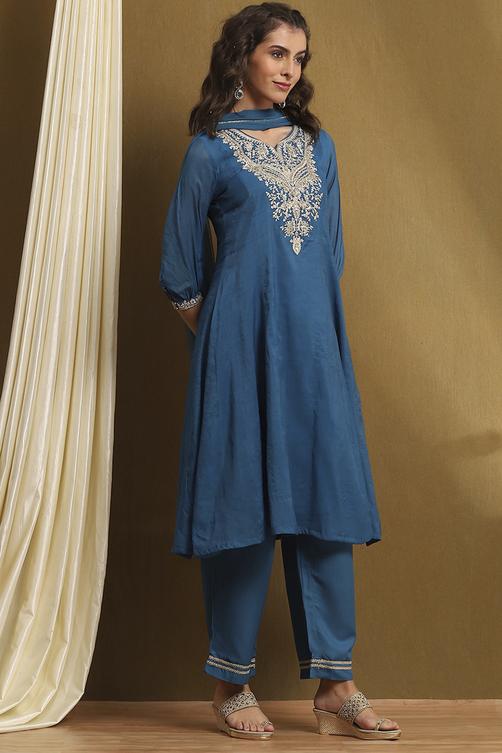 Green Embroidered Festive Kalidar Suit Set image number 6