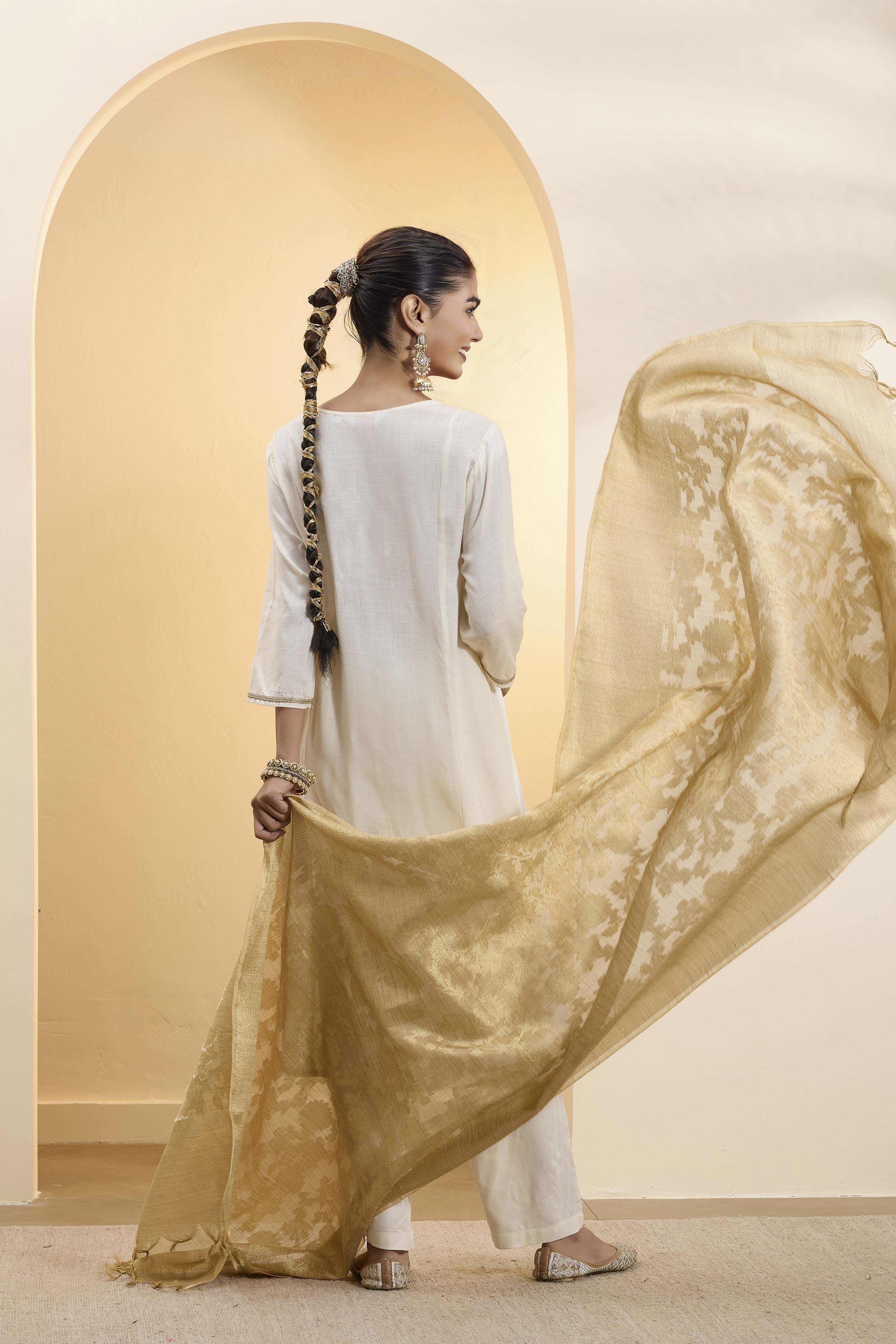 Gold Poly Zari Floral Dupatta image number 2