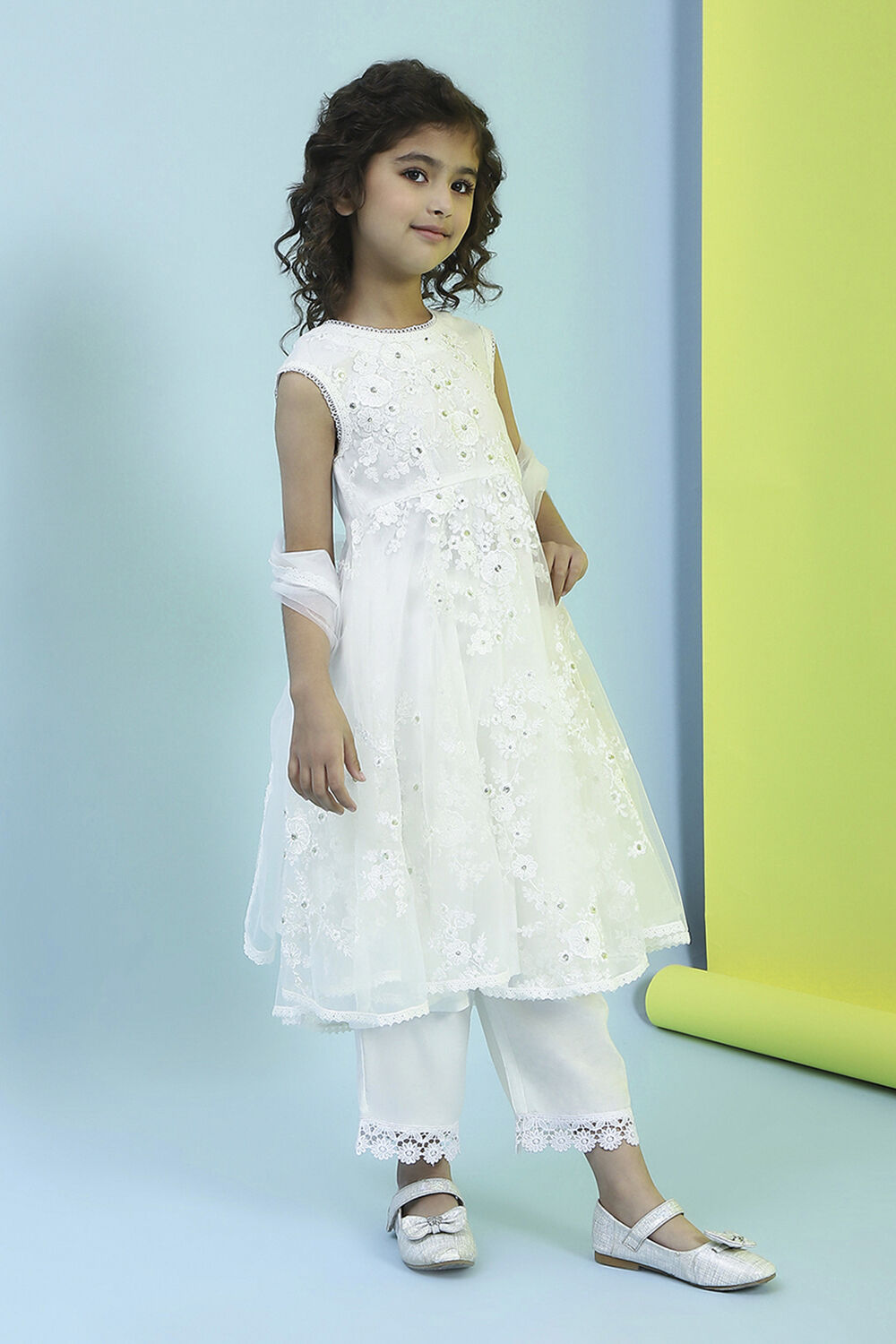 Off-White Net Embroidered Flared Suit Set image number 5