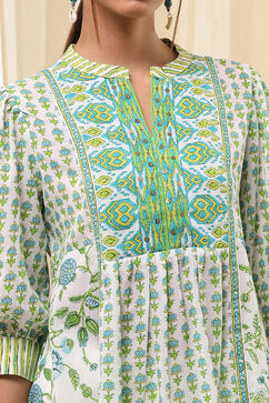 Green and White Pleated Short Kurta image number 1