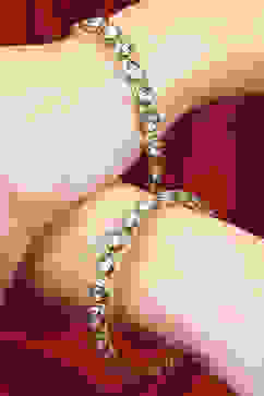 Gold Kundan Kade Festive Bangle image number 3