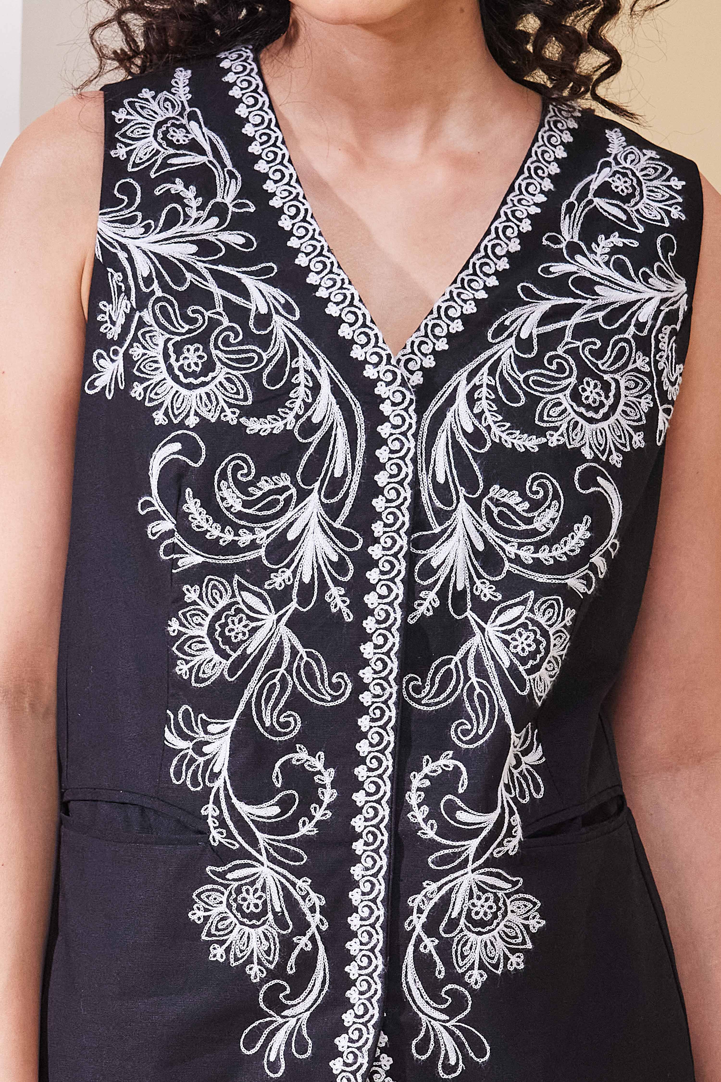 Black Viscose Linen Straight Fusion Set image number 1