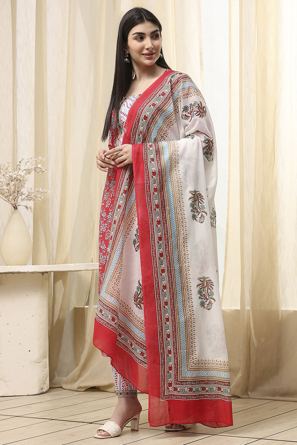 Pink Cotton Screen Print Unstitched Suit Set image number 4