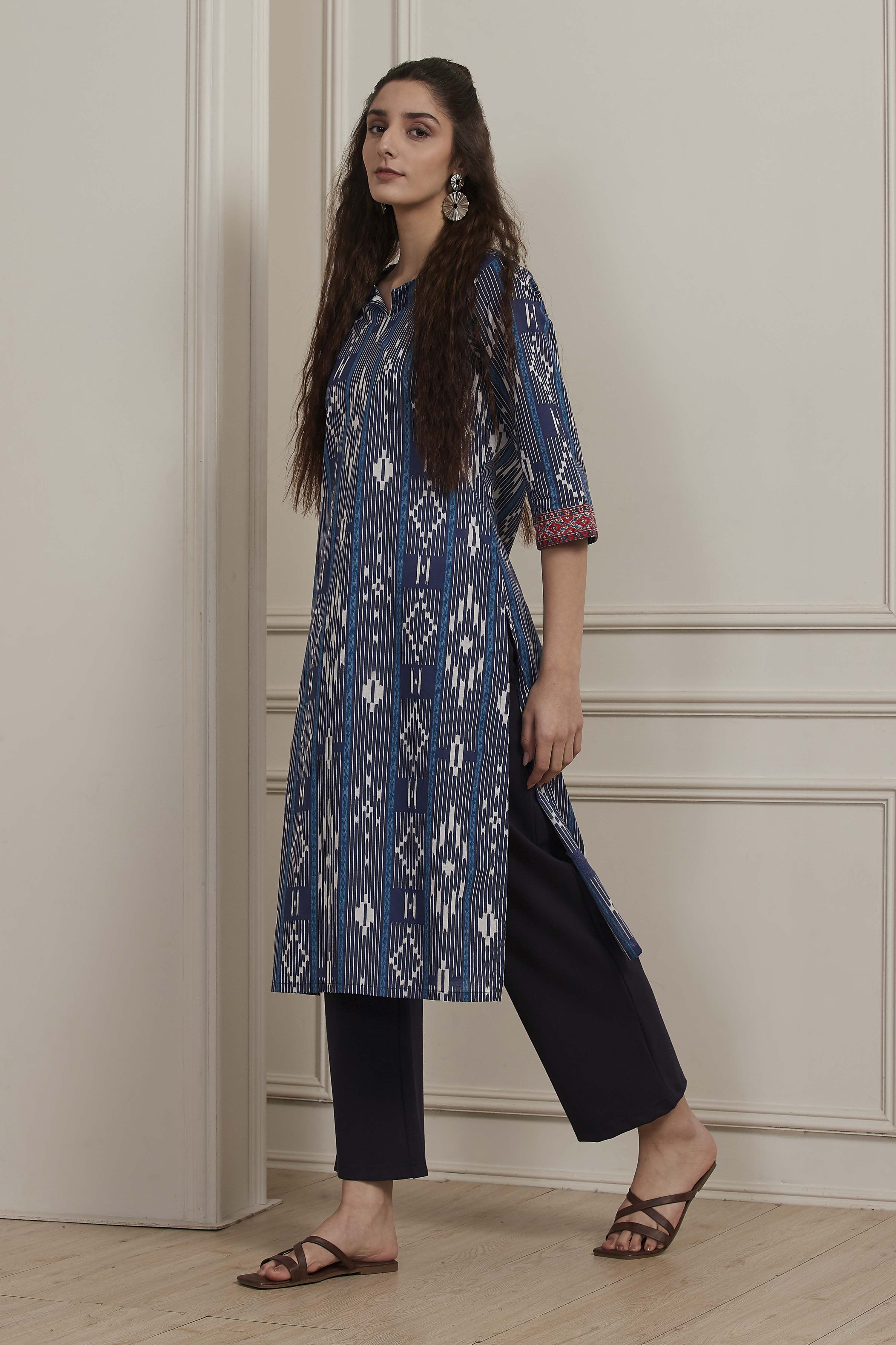 Blue Cotton Straight Kurta image number 2