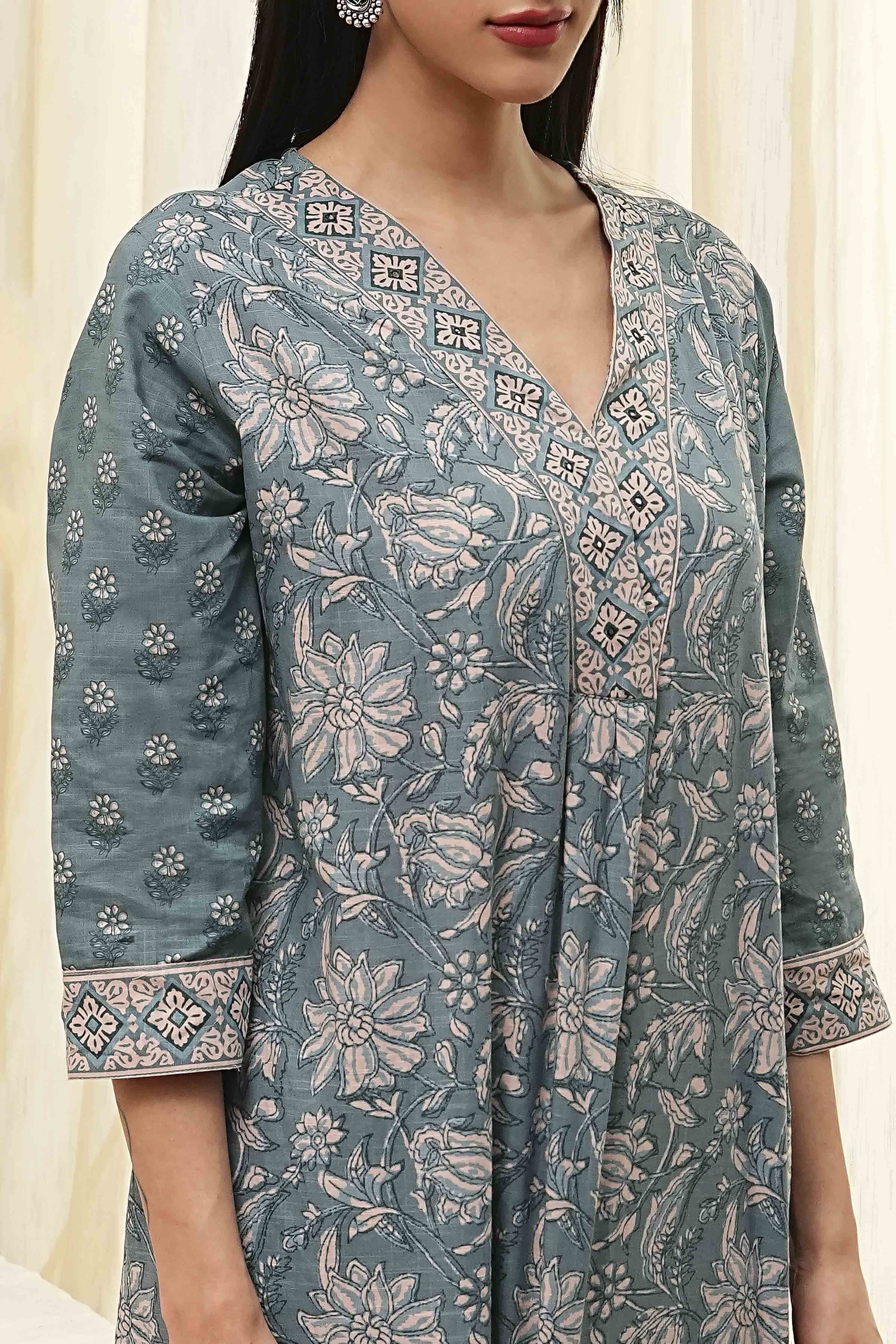 Green Cotton Printed Straight Suit Set image number 1