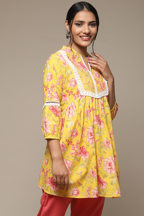 Yellow Cotton Printed Kurti image number 3
