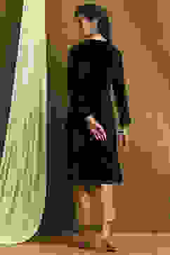 Black Velvet Embroidered Straight Kurta image number 3